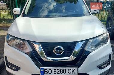 Внедорожник / Кроссовер Nissan Rogue 2016 в Тернополе