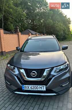 Внедорожник / Кроссовер Nissan Rogue 2016 в Хмельницком