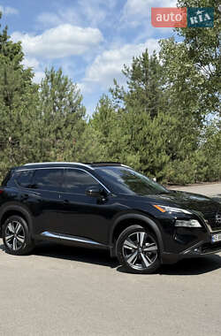 Внедорожник / Кроссовер Nissan Rogue 2023 в 