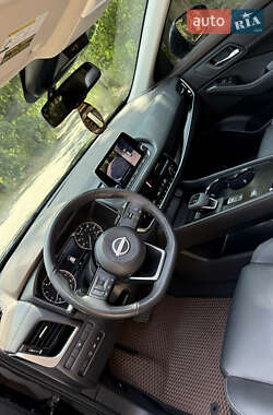 Внедорожник / Кроссовер Nissan Rogue 2023 в 
