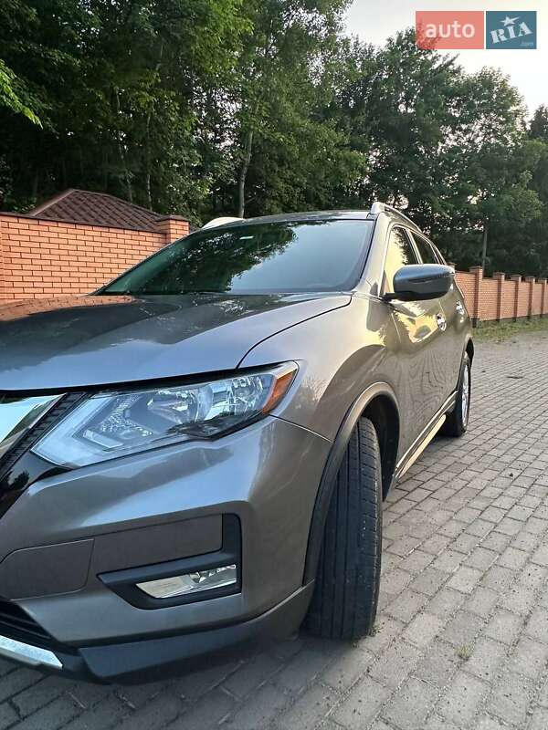 Внедорожник / Кроссовер Nissan Rogue 2016 в Хмельницком