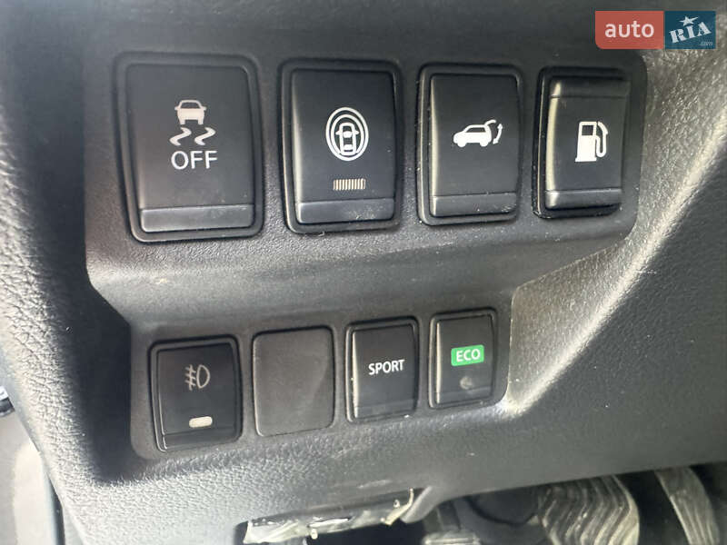 Внедорожник / Кроссовер Nissan Rogue 2019 в Полтаве
