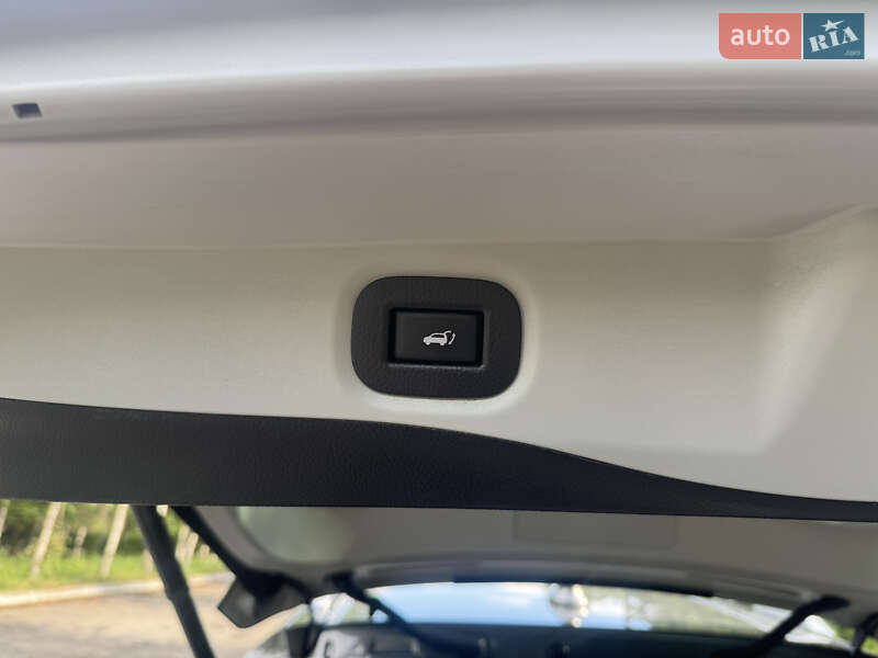 Внедорожник / Кроссовер Nissan Rogue 2019 в Полтаве