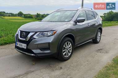 Внедорожник / Кроссовер Nissan Rogue 2018 в Дубно