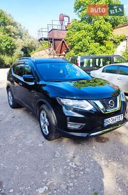 Внедорожник / Кроссовер Nissan Rogue 2016 в 