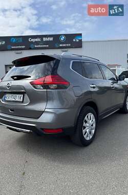 Внедорожник / Кроссовер Nissan Rogue 2017 в 