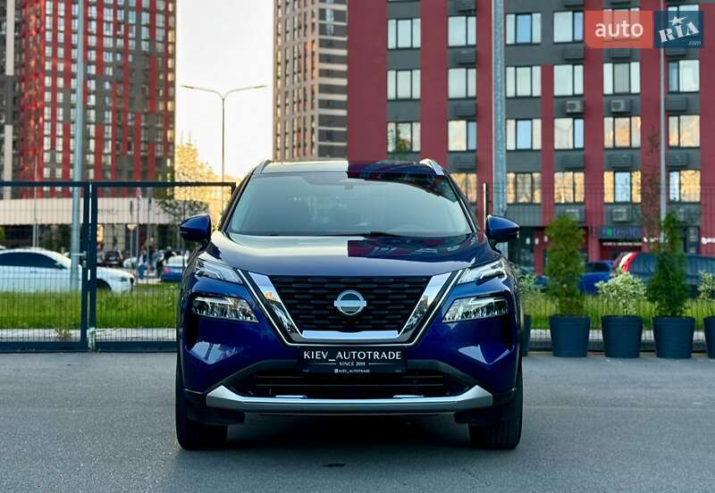 Внедорожник / Кроссовер Nissan Rogue 2023 в Киеве