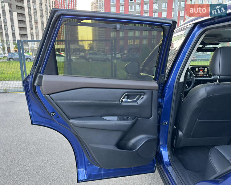 Внедорожник / Кроссовер Nissan Rogue 2023 в Киеве