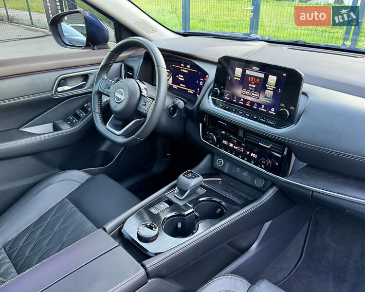 Внедорожник / Кроссовер Nissan Rogue 2023 в Киеве