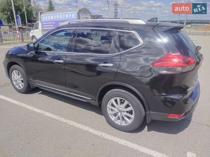 Внедорожник / Кроссовер Nissan Rogue 2016 в Харькове