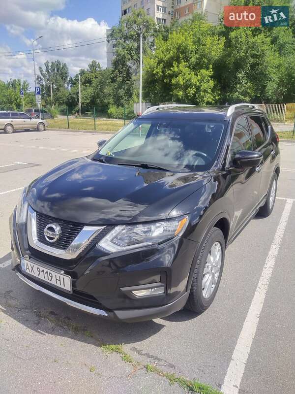 Внедорожник / Кроссовер Nissan Rogue 2016 в Харькове