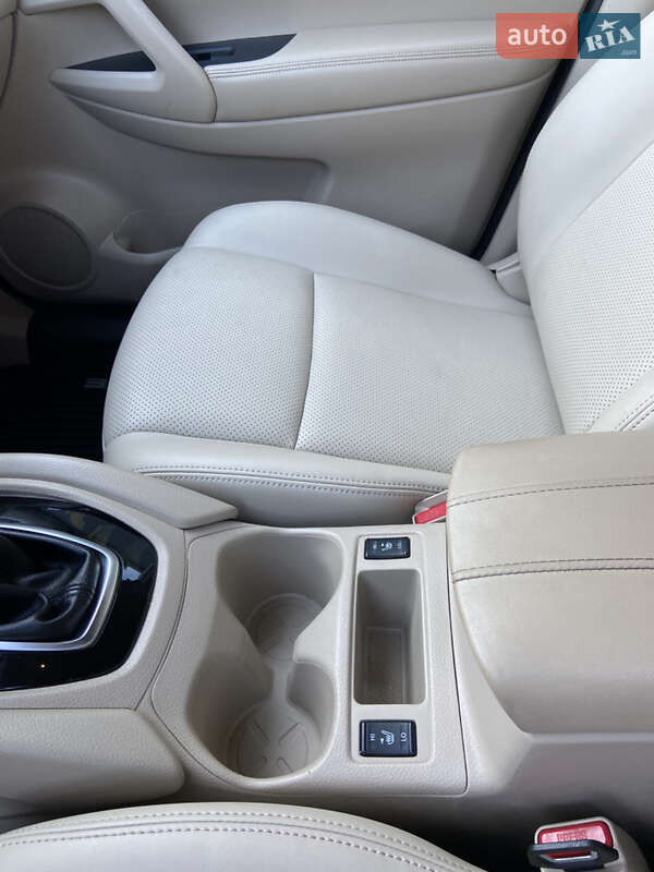 Позашляховик / Кросовер Nissan Rogue 2017 в Хмельницькому