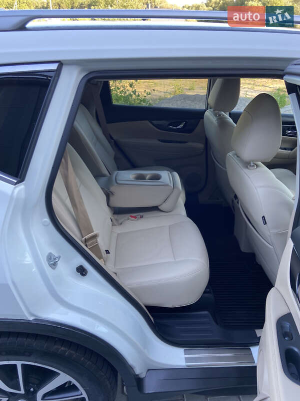 Позашляховик / Кросовер Nissan Rogue 2017 в Хмельницькому