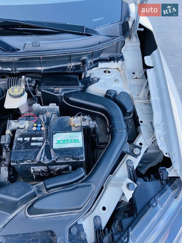 Позашляховик / Кросовер Nissan Rogue 2017 в Хмельницькому