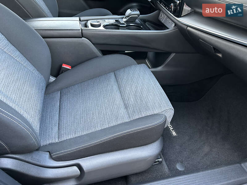 Позашляховик / Кросовер Nissan Rogue 2020 в Рівному