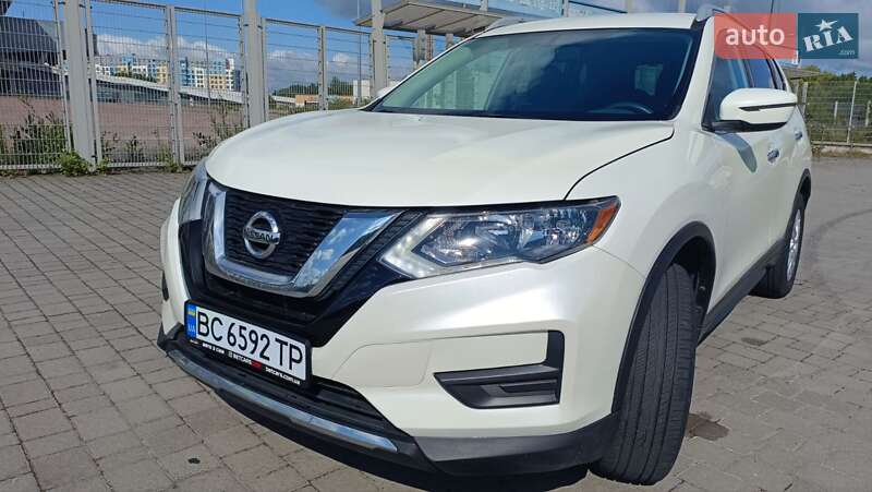 Позашляховик / Кросовер Nissan Rogue 2017 в Львові