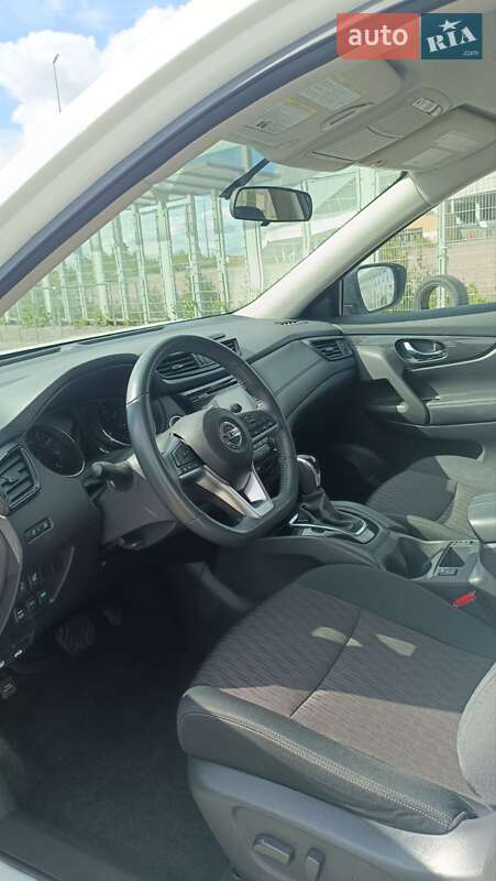 Позашляховик / Кросовер Nissan Rogue 2017 в Львові