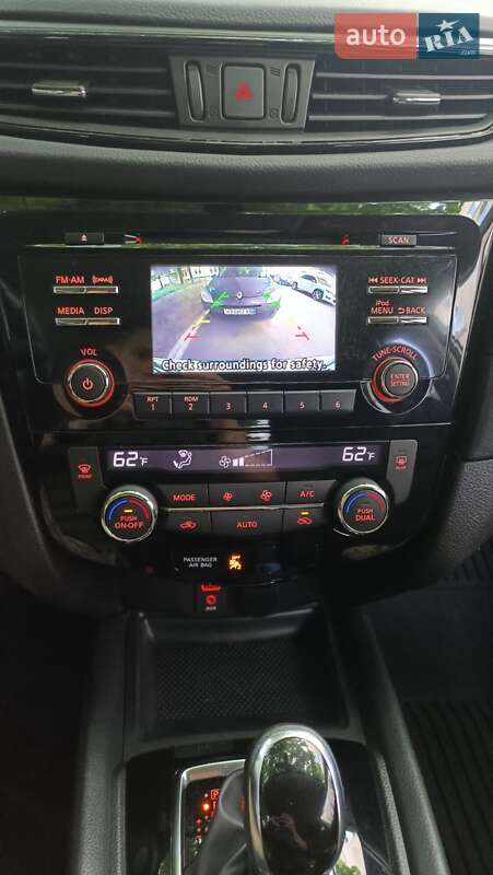 Позашляховик / Кросовер Nissan Rogue 2017 в Львові