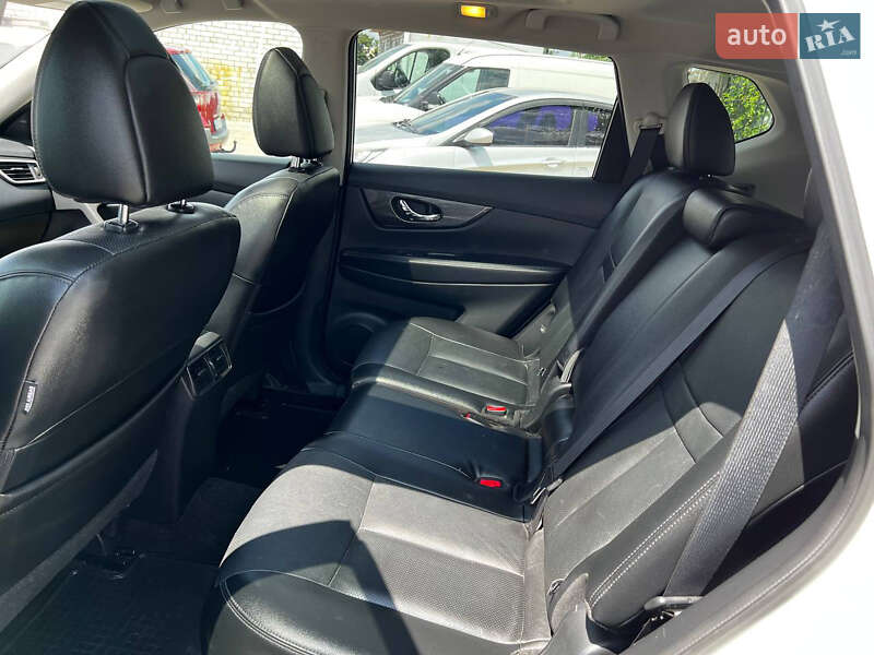 Внедорожник / Кроссовер Nissan Rogue 2016 в Днепре