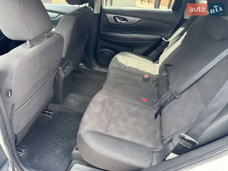 Внедорожник / Кроссовер Nissan Rogue 2016 в Днепре