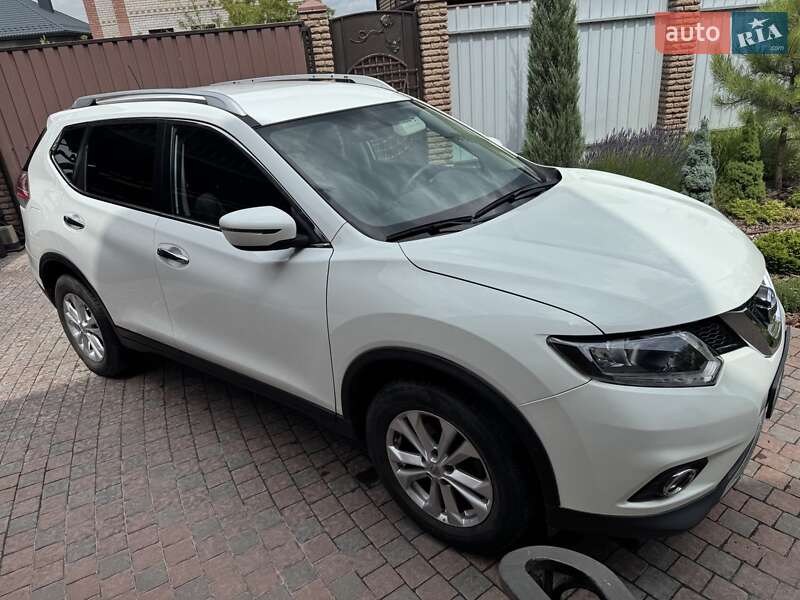 Внедорожник / Кроссовер Nissan Rogue 2016 в Днепре