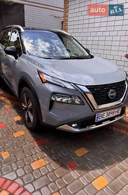 Внедорожник / Кроссовер Nissan Rogue 2022 в Первомайске