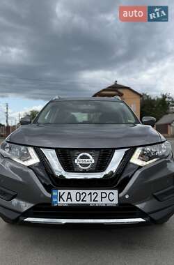 Внедорожник / Кроссовер Nissan Rogue 2017 в Киеве