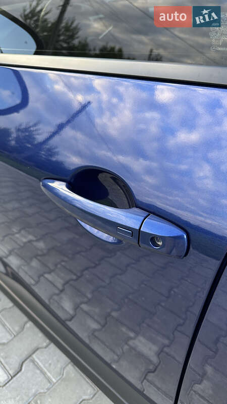 Внедорожник / Кроссовер Nissan Rogue 2021 в Золочеве