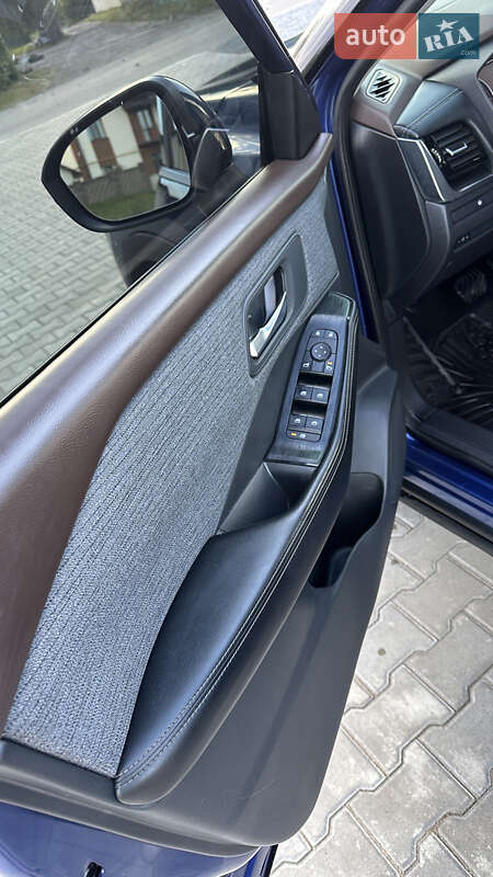 Внедорожник / Кроссовер Nissan Rogue 2021 в Золочеве