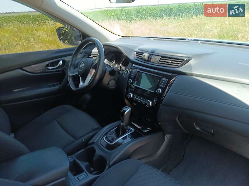 Позашляховик / Кросовер Nissan Rogue 2017 в Малій Висці