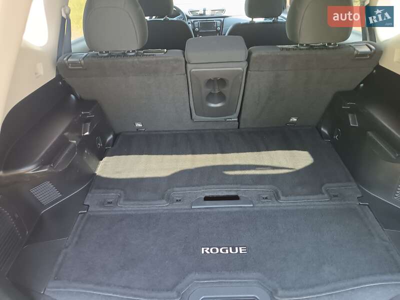 Позашляховик / Кросовер Nissan Rogue 2017 в Малій Висці