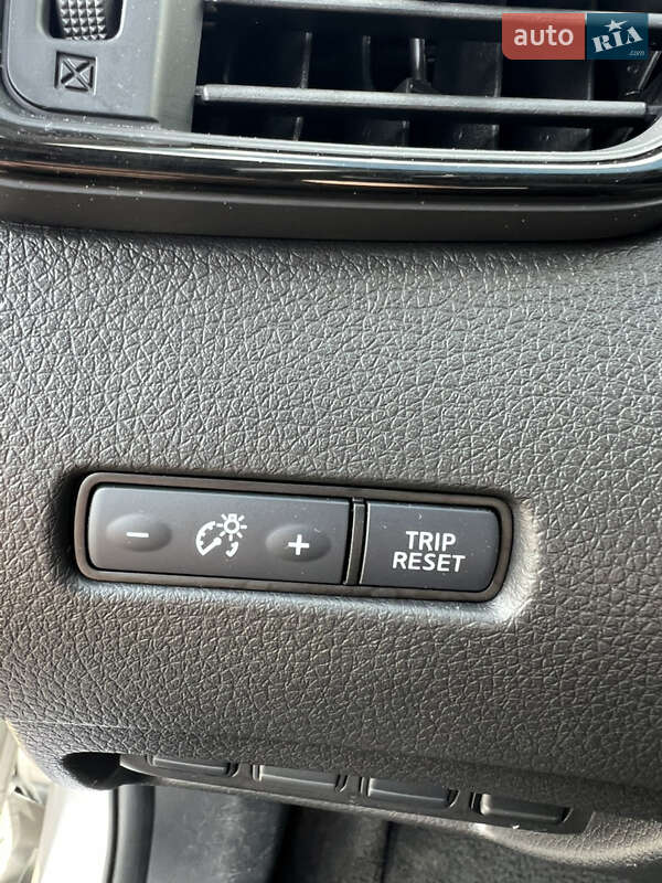 Позашляховик / Кросовер Nissan Rogue 2020 в Рокитному