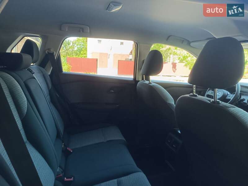 Внедорожник / Кроссовер Nissan Rogue 2021 в Дубно