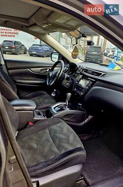 Внедорожник / Кроссовер Nissan Rogue 2015 в 