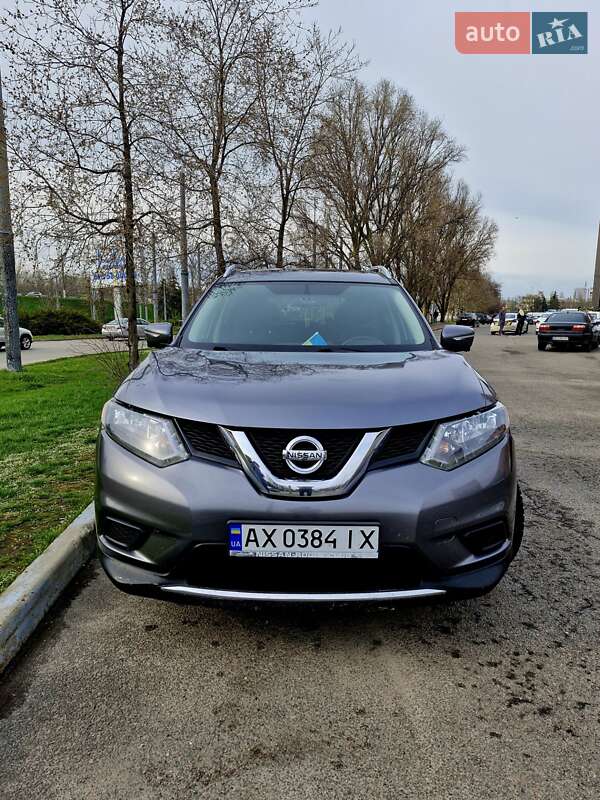 Внедорожник / Кроссовер Nissan Rogue 2015 в 