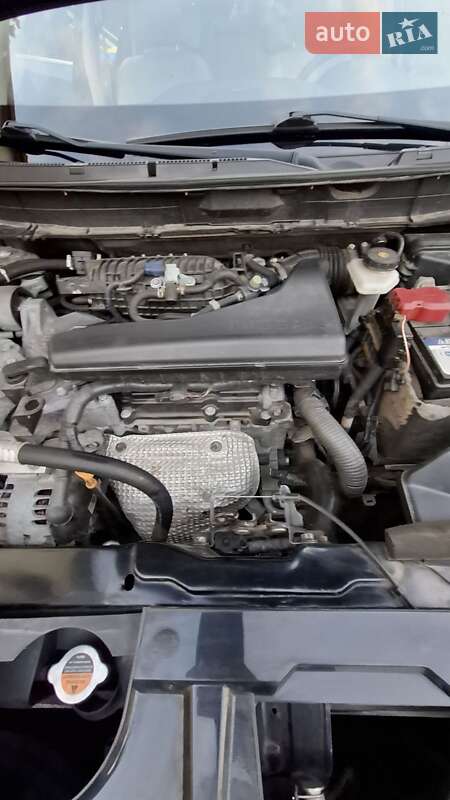 Внедорожник / Кроссовер Nissan Rogue 2015 в Ивано-Франковске