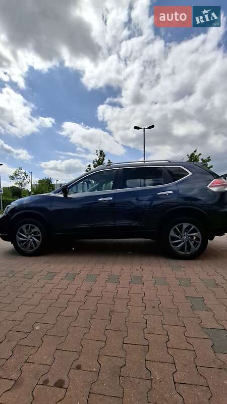 Внедорожник / Кроссовер Nissan Rogue 2015 в Ивано-Франковске