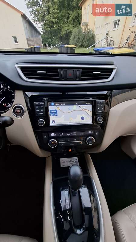 Внедорожник / Кроссовер Nissan Rogue 2015 в Ивано-Франковске