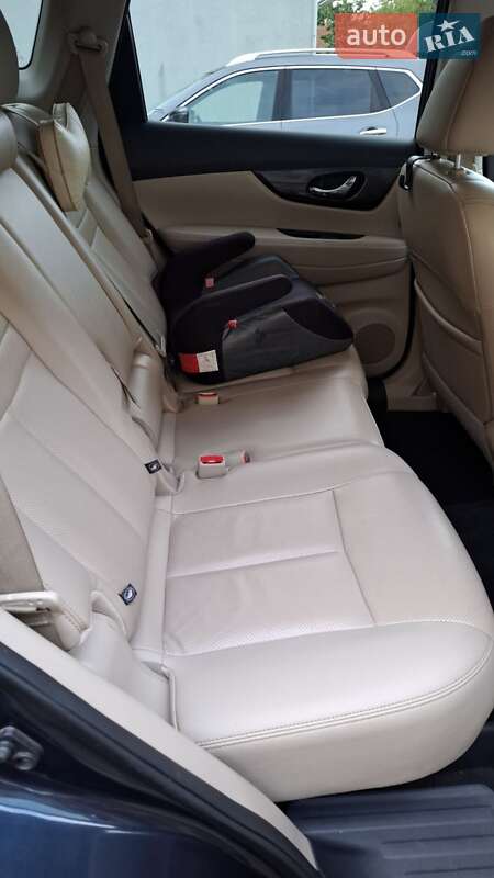Внедорожник / Кроссовер Nissan Rogue 2015 в Ивано-Франковске