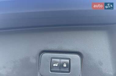 Позашляховик / Кросовер Nissan Rogue 2020 в 