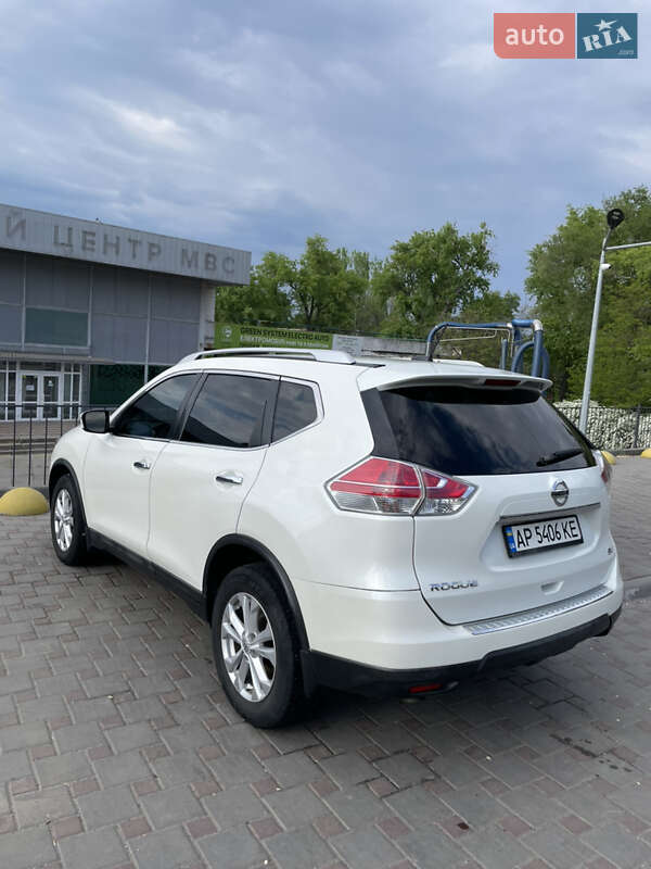 Внедорожник / Кроссовер Nissan Rogue 2016 в Запорожье