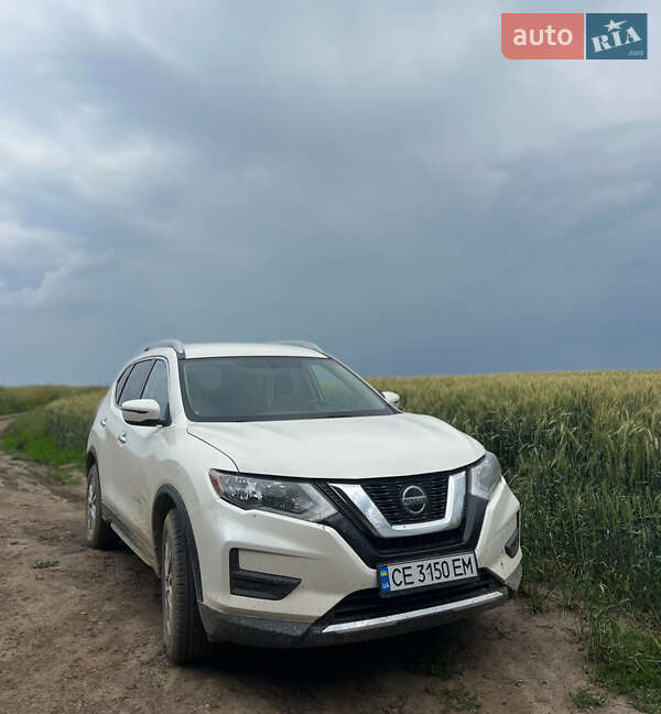 Внедорожник / Кроссовер Nissan Rogue 2017 в 