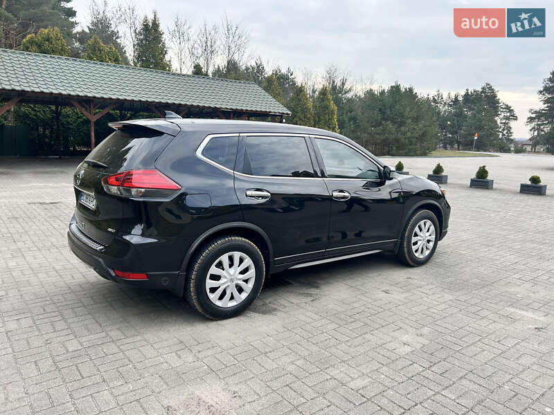 Позашляховик / Кросовер Nissan Rogue 2017 в Львові