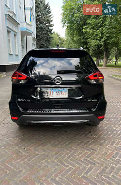 Внедорожник / Кроссовер Nissan Rogue 2019 в 