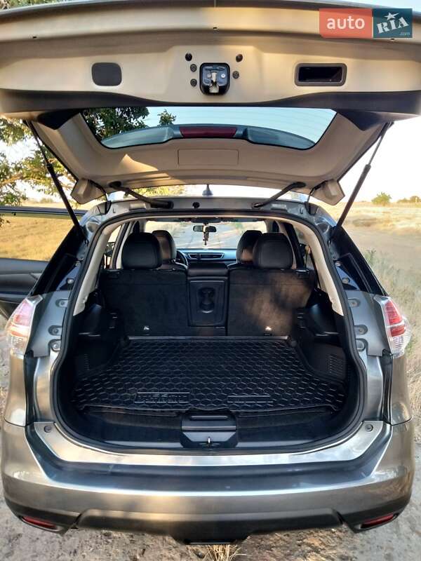 Позашляховик / Кросовер Nissan Rogue 2016 в Одесі