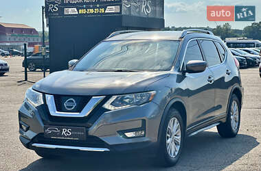 Внедорожник / Кроссовер Nissan Rogue 2017 в Киеве