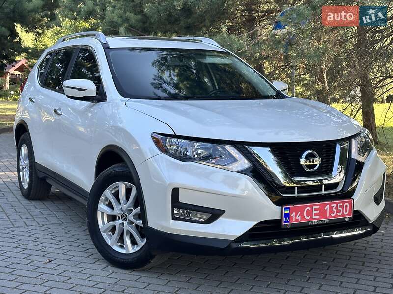 Внедорожник / Кроссовер Nissan Rogue 2017 в Дрогобыче