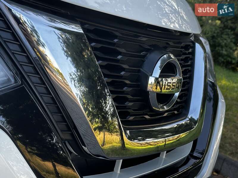 Внедорожник / Кроссовер Nissan Rogue 2017 в Дрогобыче