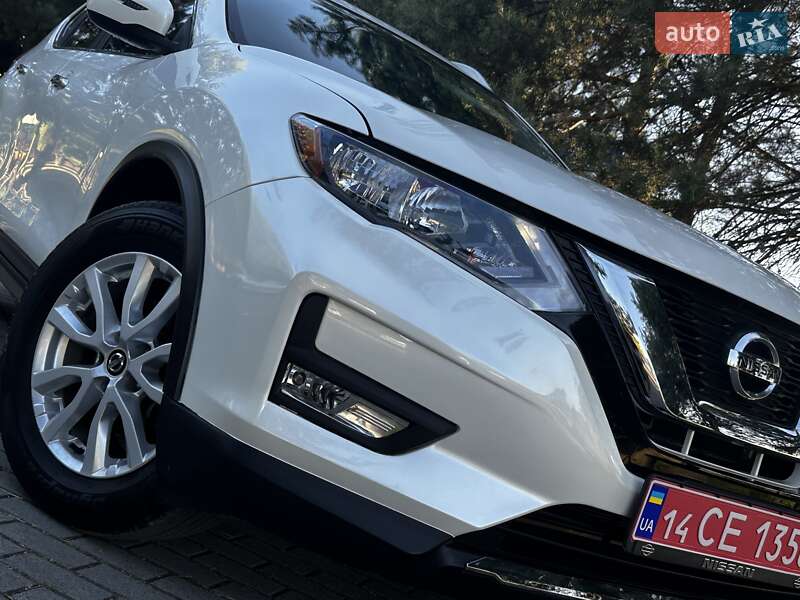 Внедорожник / Кроссовер Nissan Rogue 2017 в Дрогобыче
