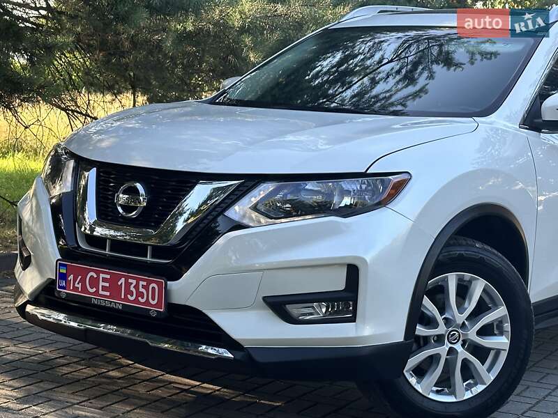Внедорожник / Кроссовер Nissan Rogue 2017 в Дрогобыче